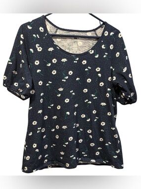 St. John’s Bay navy blue polka dot daisy print top Large